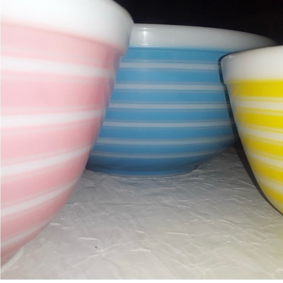VINTAGE PYREX RAINBOW-STIPE Mixing Bowl Set - Picture 1 of 9